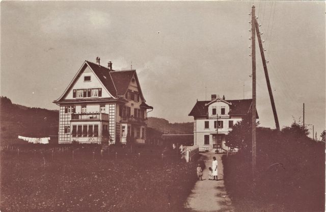 Postkarte von Otelfingen: Bahnhofstasse 46 und 47 um 1916