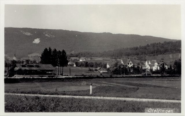 Postkarte von Otelfingen: Dorfansicht um 1930