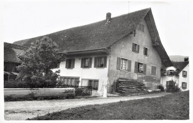 Postkarte von Otelfingen: Vorderdorfstrasse 48 1953
