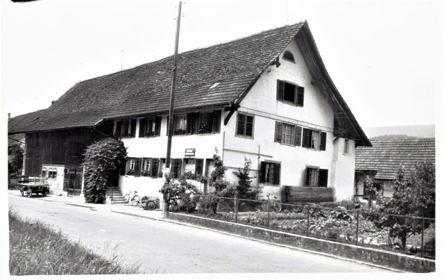 Postkarte von Otelfingen: Landstrasse 19 1953