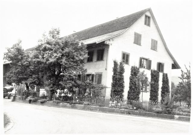 Postkarte von Otelfingen: Landstrasse 11 1953