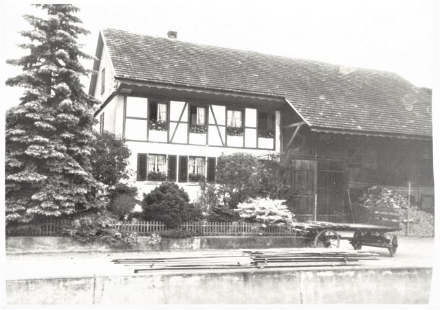 Postkarte von Otelfingen: Landstrasse 49 1953