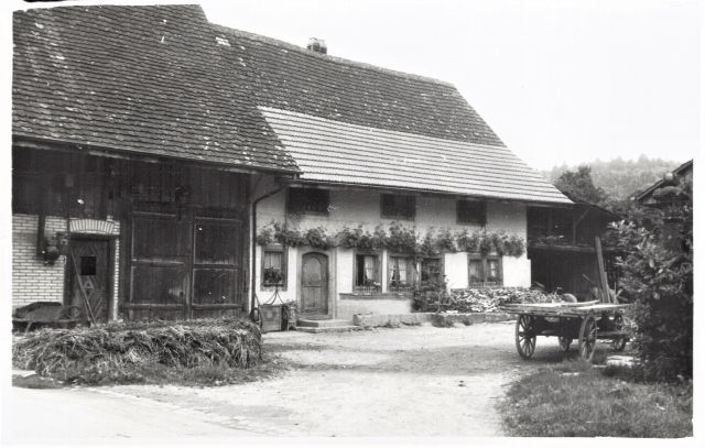 Postkarte von Otelfingen: Vorderdorfstrasse 18 Schmittengasse 17 1953