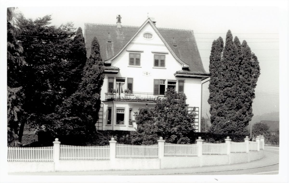 Ansichtskarte von Otelfingen: Bahnhofstrasse 46 | um 1950