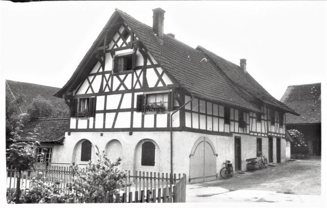 Postkarte von Otelfingen: Vorderdorfstrasse 19/21 1953
