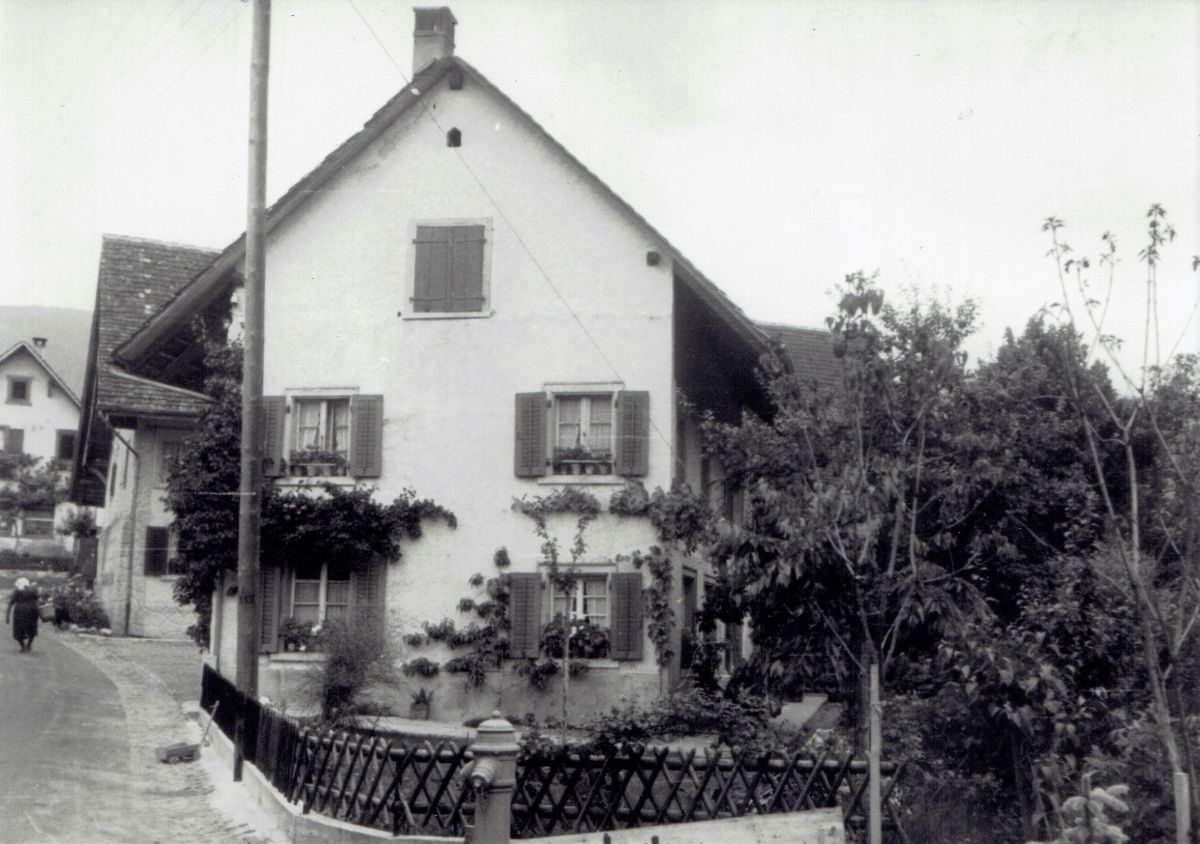 Ansichtskarte von Otelfingen: Oberdorfstrasse 12 | um 1945