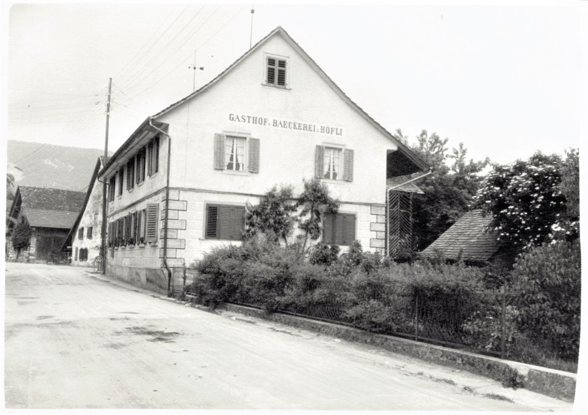 Ansichtskarte von Otelfingen: Landstrasse 26 | 1953