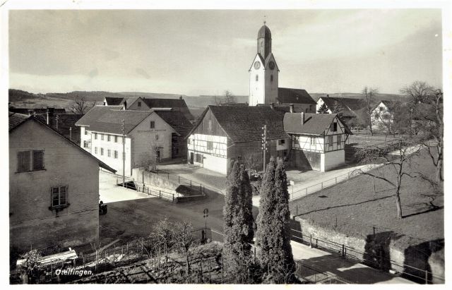 Postkarte von Otelfingen: Dorfansicht um 1942