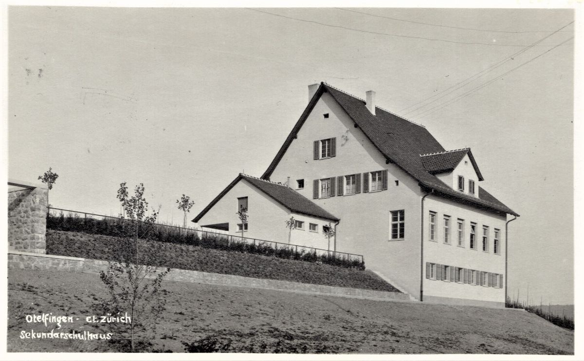 Ansichtskarte von Otelfingen: Sekundarschulhaus Bühl | um 1935