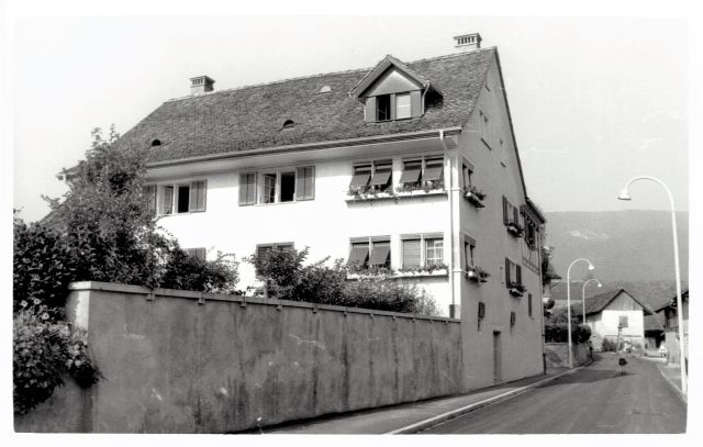 Postkarte von Otelfingen: Pfarrhausweg 1 1961