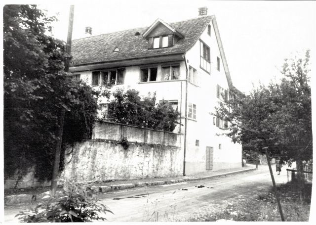 Postkarte von Otelfingen: Pfarrhausweg 1 1953