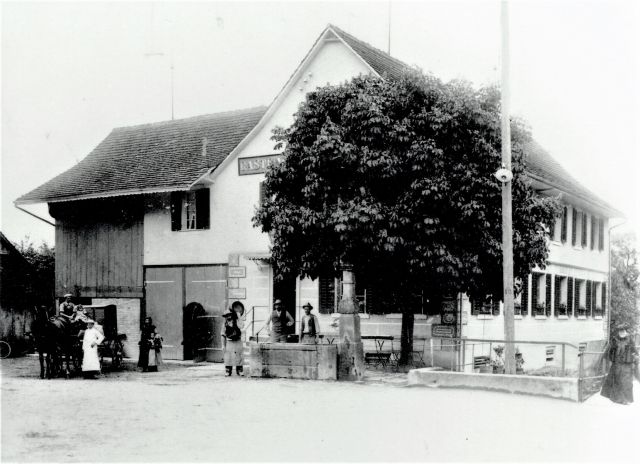 Postkarte von Otelfingen: Landstrasse 26 um 1907