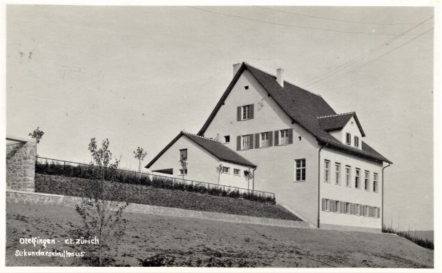 Postkarte von Otelfingen: Sekundarschulhaus Bühl um 1935